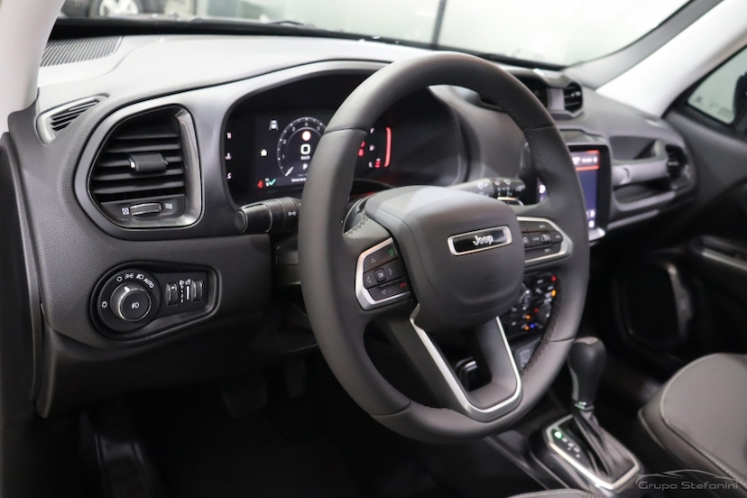 Foto do veículo JEEP RENEGADE 1.3 T270 TURBO FLEX SAHARA AT6 2025 4.771 KM 159.990,00