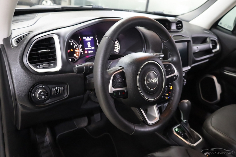 Foto do veículo JEEP RENEGADE 1.8 16V FLEX LONGITUDE 4P AUTOMÁTICO 2020 63.778 KM 78.990,00