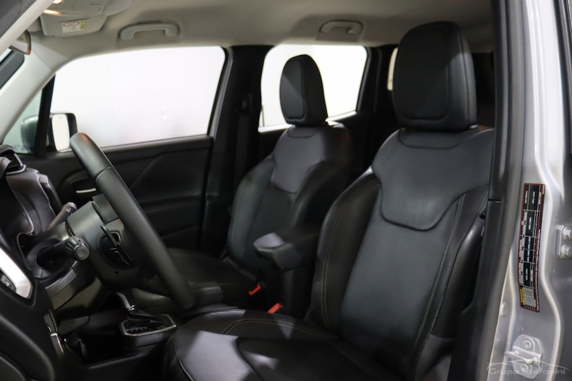 Foto do veículo JEEP RENEGADE 1.8 16V FLEX LONGITUDE 4P AUTOMÁTICO 2020 63.778 KM 78.990,00