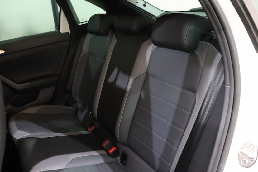Foto do veículo VOLKSWAGEN NIVUS 1.0 200 TSI TOTAL FLEX HIGHLINE AUTOMÁTICO 2021 93.852 KM 98.490,00