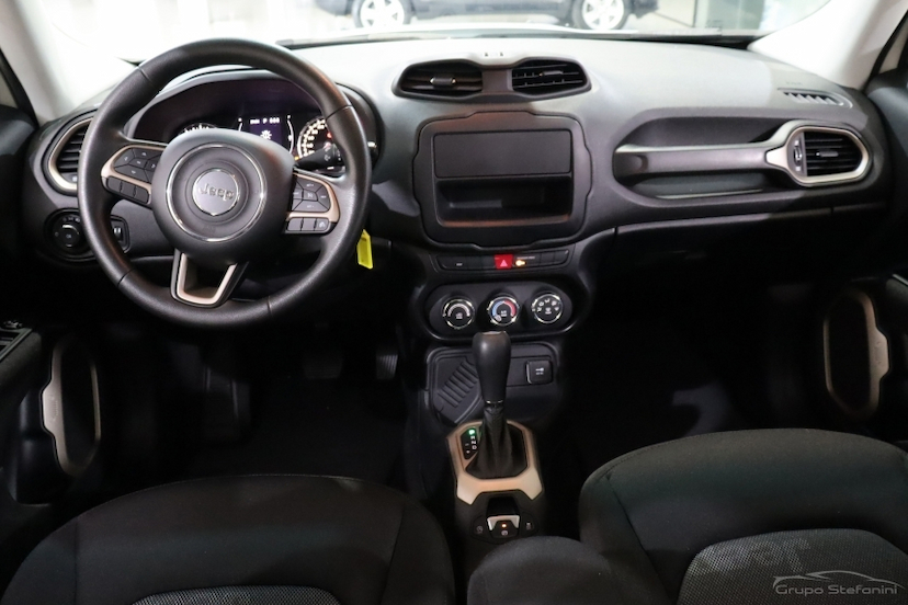 Foto do veículo JEEP RENEGADE 1.8 16V FLEX 4P AUTOMÁTICO 2018 42.174 KM 69.990,00
