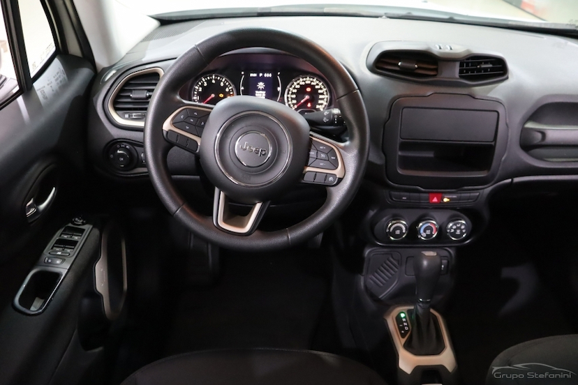 Foto do veículo JEEP RENEGADE 1.8 16V FLEX 4P AUTOMÁTICO 2018 42.174 KM 69.990,00