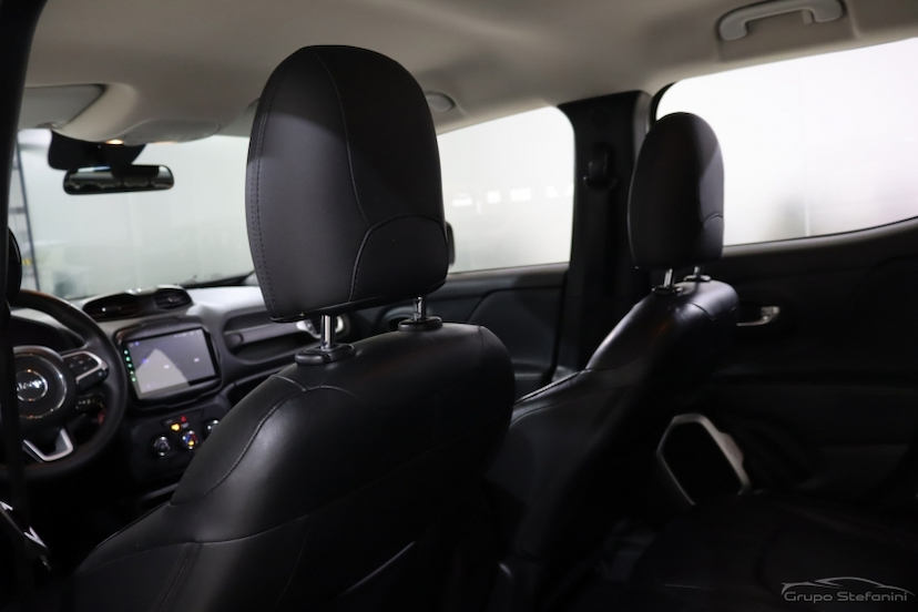 Foto do veículo JEEP RENEGADE 1.8 16V FLEX 4P AUTOMÁTICO 2020 64.352 KM 74.990,00