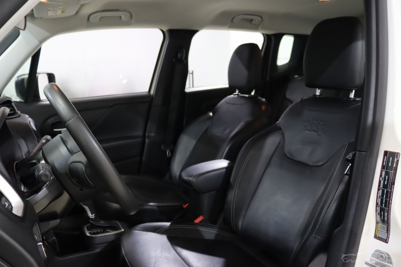 Foto do veículo JEEP RENEGADE 1.8 16V FLEX 4P AUTOMÁTICO 2020 64.352 KM 74.990,00