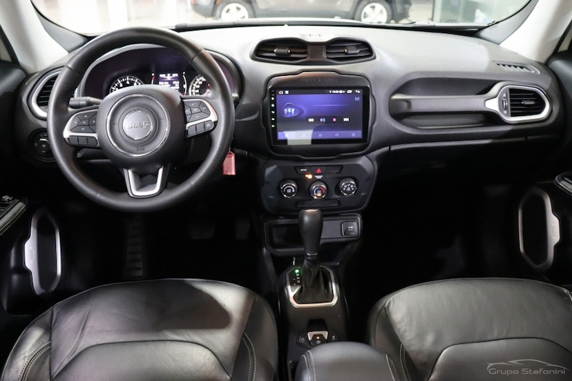 Foto do veículo JEEP RENEGADE 1.8 16V FLEX 4P AUTOMÁTICO 2020 64.352 KM 74.990,00