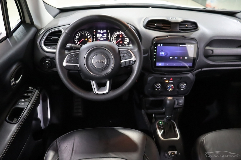 Foto do veículo JEEP RENEGADE 1.8 16V FLEX 4P AUTOMÁTICO 2020 64.352 KM 74.990,00