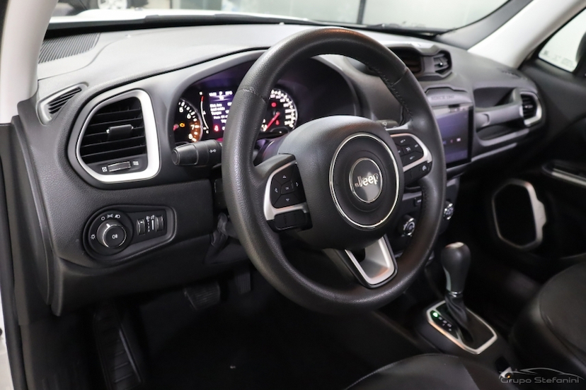 Foto do veículo JEEP RENEGADE 1.8 16V FLEX 4P AUTOMÁTICO 2020 64.352 KM 74.990,00