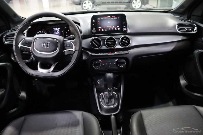 Foto do veículo FIAT ARGO 1.3 FIREFLY FLEX TREKKING CVT 2023 25.228 KM 87.990,00