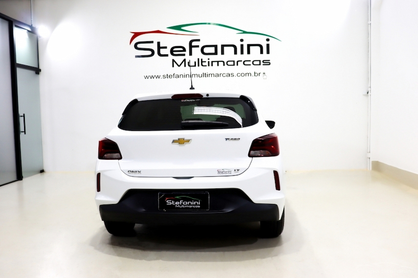 Foto do veículo CHEVROLET ONIX 1.0 FLEX LT MANUAL 2023 59.789 KM 69.990,00