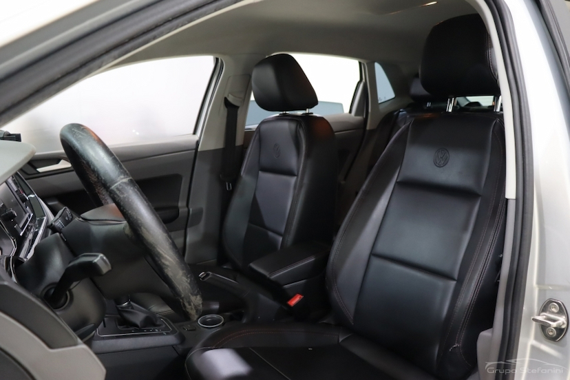Foto do veículo VOLKSWAGEN POLO 1.0 200 TSI COMFORTLINE AUTOMÁTICO 2019 82.704 KM 68.990,00