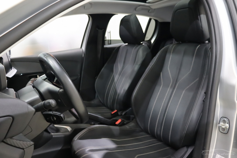 Foto do veículo PEUGEOT 208 1.6 16V FLEX GRIFFE AT6 2022 49.842 KM 85.490,00