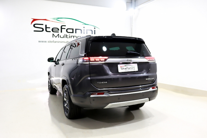 Foto do veículo JEEP COMMANDER 2.0 TD380 TURBO DIESEL OVERLAND AT9 2022 32.526 KM 187.990,00