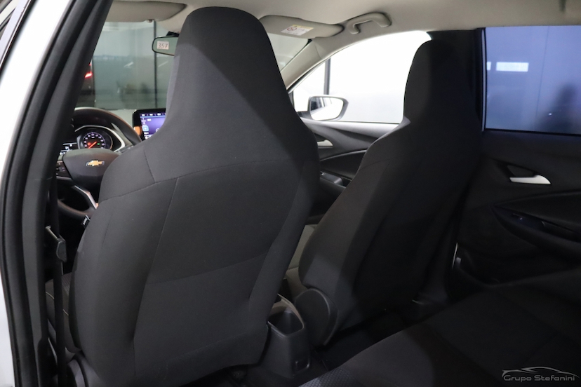 Foto do veículo Chevrolet Onix 1.0 TURBO FLEX PLUS LT MANUAL 2025 28.263 KM R$ 77.990,00