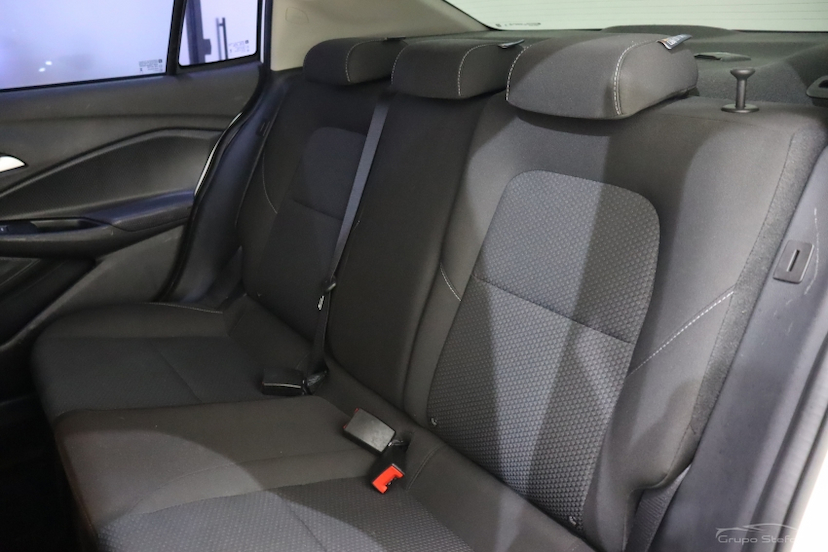 Foto do veículo Chevrolet Onix 1.0 TURBO FLEX PLUS LT MANUAL 2025 28.263 KM R$ 77.990,00