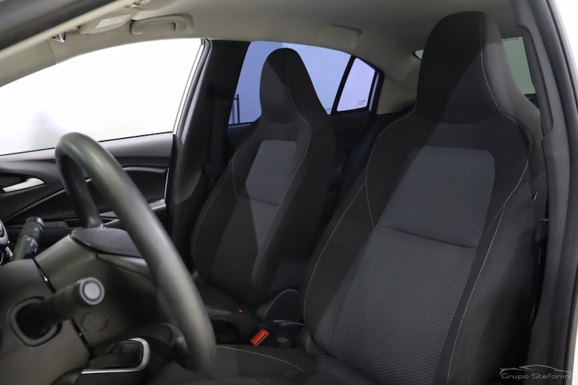Foto do veículo Chevrolet Onix 1.0 TURBO FLEX PLUS LT MANUAL 2025 28.263 KM R$ 77.990,00
