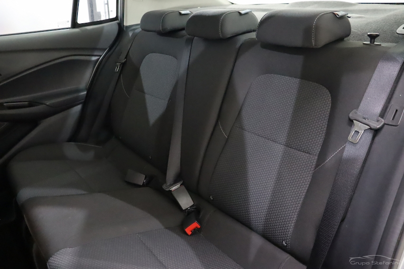 Foto do veículo Chevrolet Onix 1.0 TURBO FLEX PLUS LT MANUAL 2025 24.934 KM R$ 77.990,00
