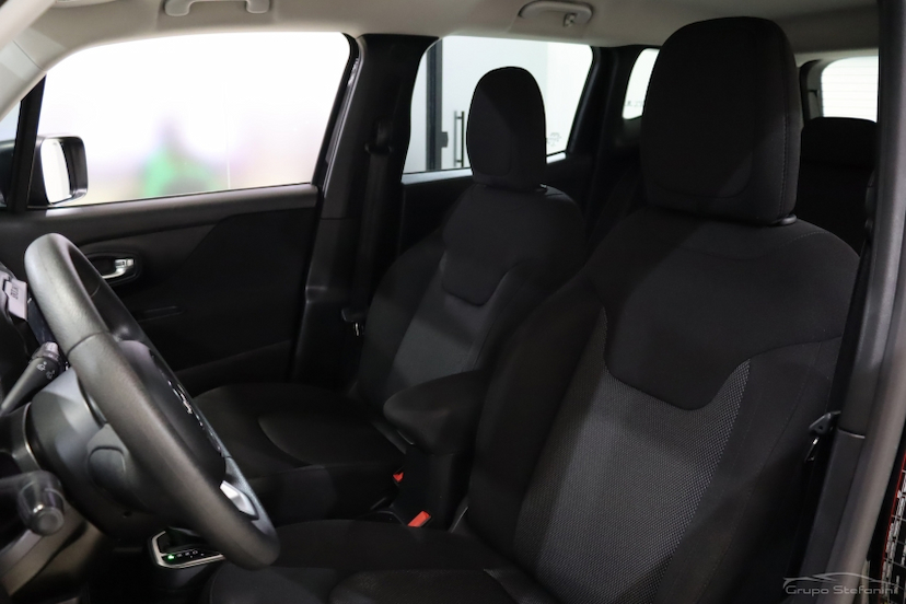 Foto do veículo JEEP RENEGADE 1.8 16V FLEX 4P AUTOMÁTICO 2020 61.012 KM R$ 64.990,00