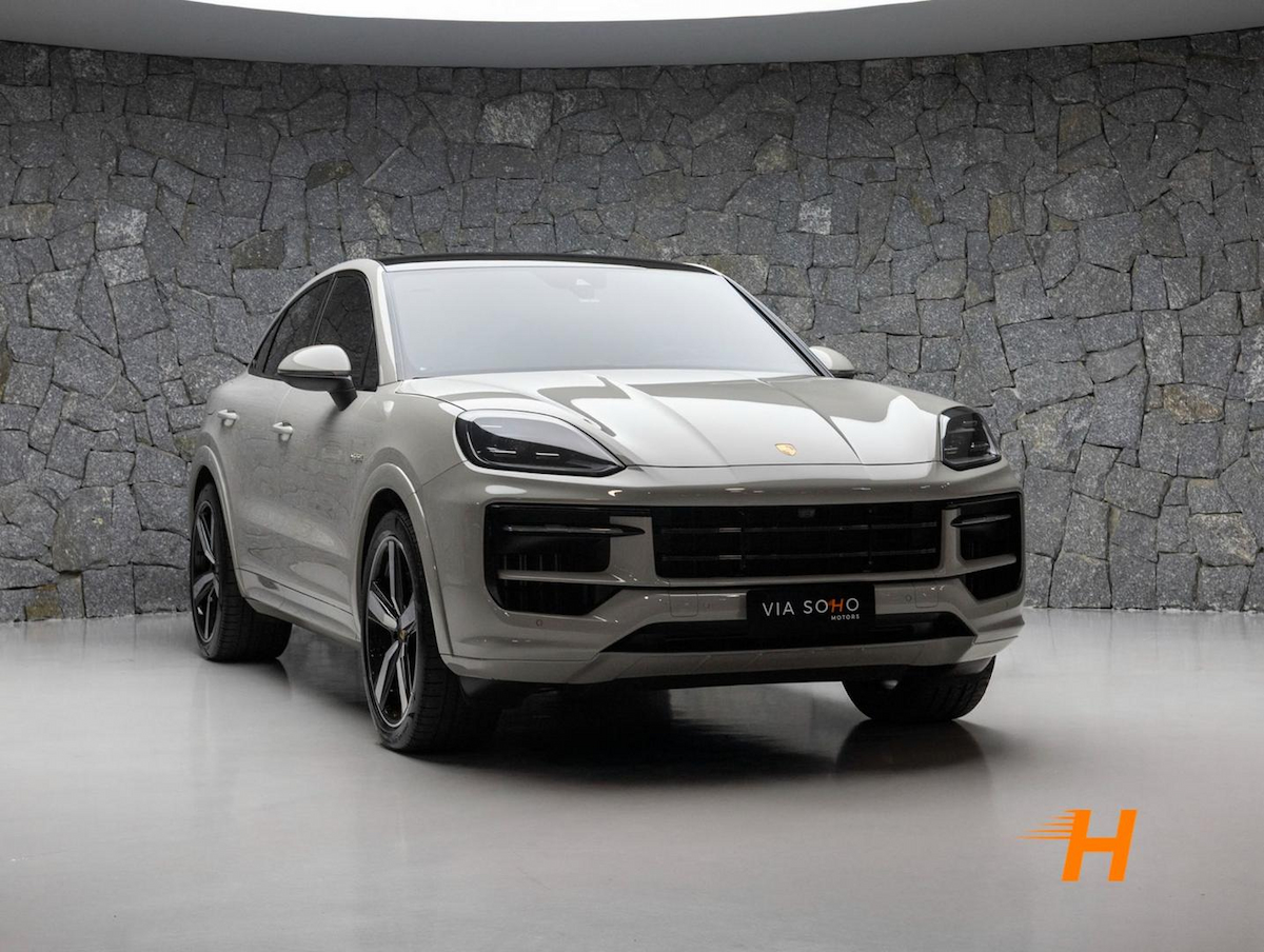 Foto do veículo PORSCHE CAYENNE  CP PHE 2024/2024 9.000 KM R$ 949.000,00