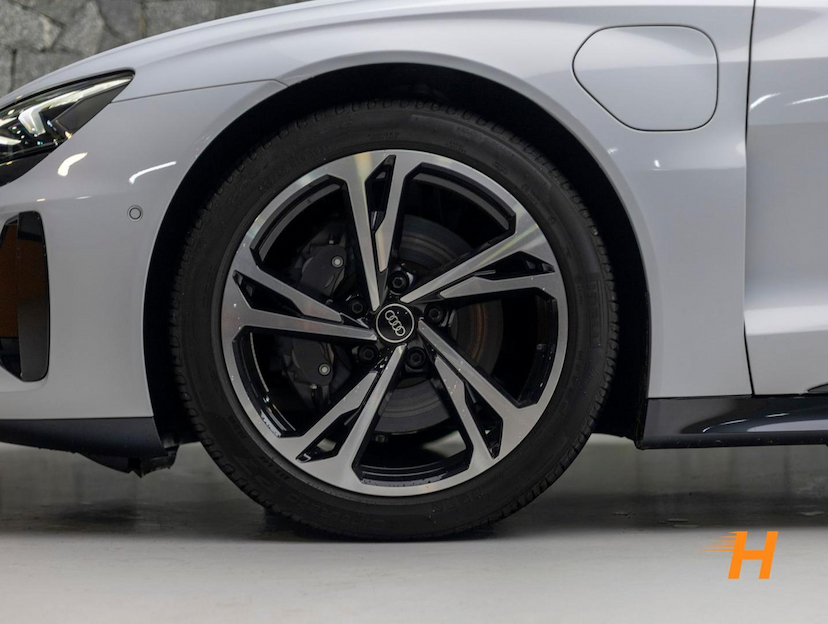 Foto do veículo AUDI E-TRON 0.0 E TRON GT 2024 8.200 KM R$ 499.000,00