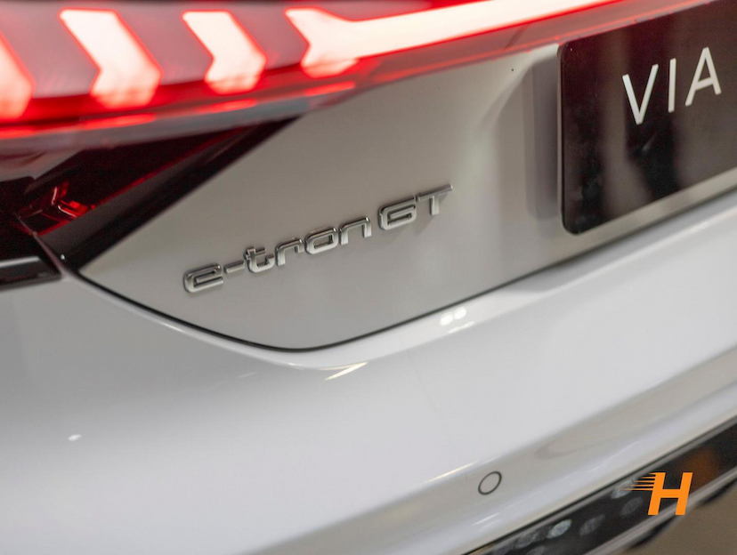 Foto do veículo AUDI E-TRON 0.0 E TRON GT 2024 8.200 KM R$ 499.000,00