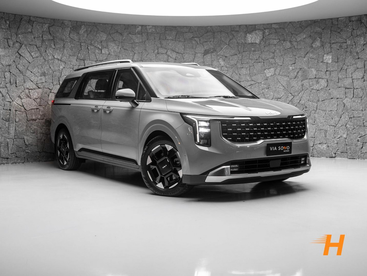 Foto do veículo KIA CARNIVAL  EX 3.5 V6 24V 276CV AUT 2024/2025 5 KM R$ 850.000,00