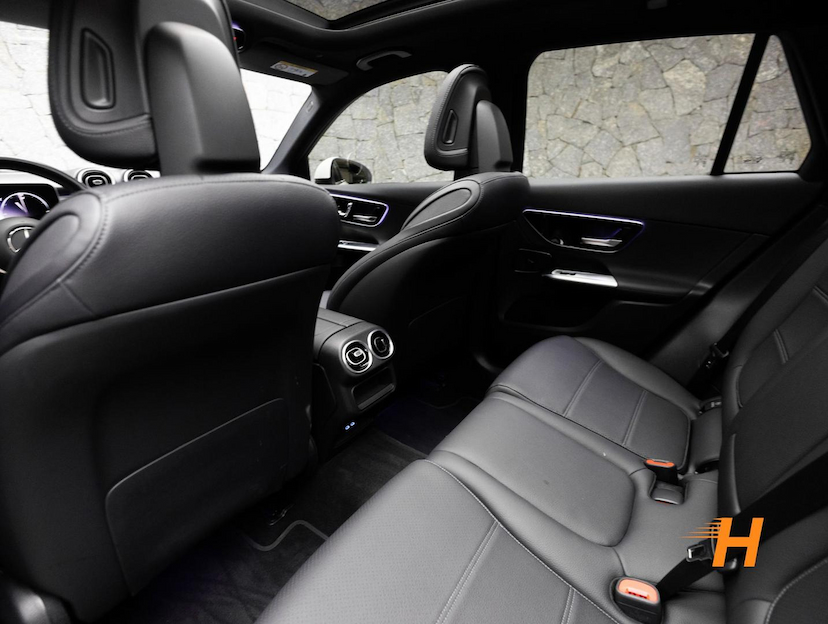 Foto do veículo MERCEDES-BENZ GLC 300 2.0 GLC300 4M 2024 37.700 KM R$ 385.000,00