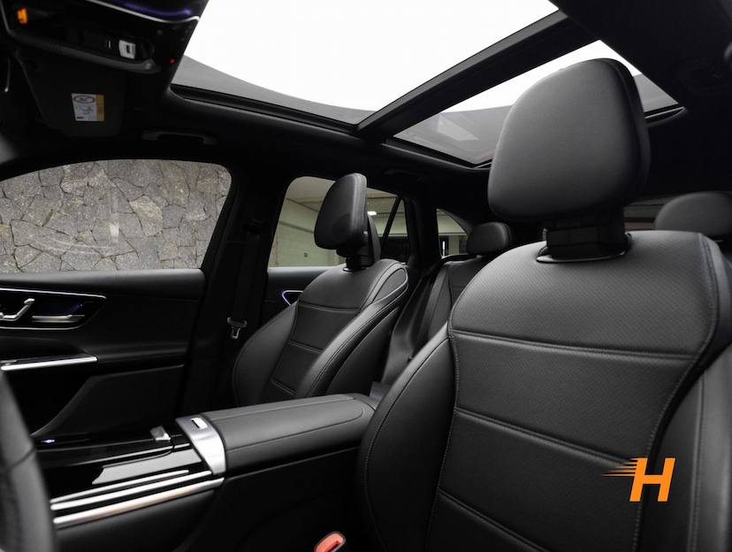 Foto do veículo MERCEDES-BENZ GLC 300 2.0 GLC300 4M 2024 37.700 KM R$ 385.000,00