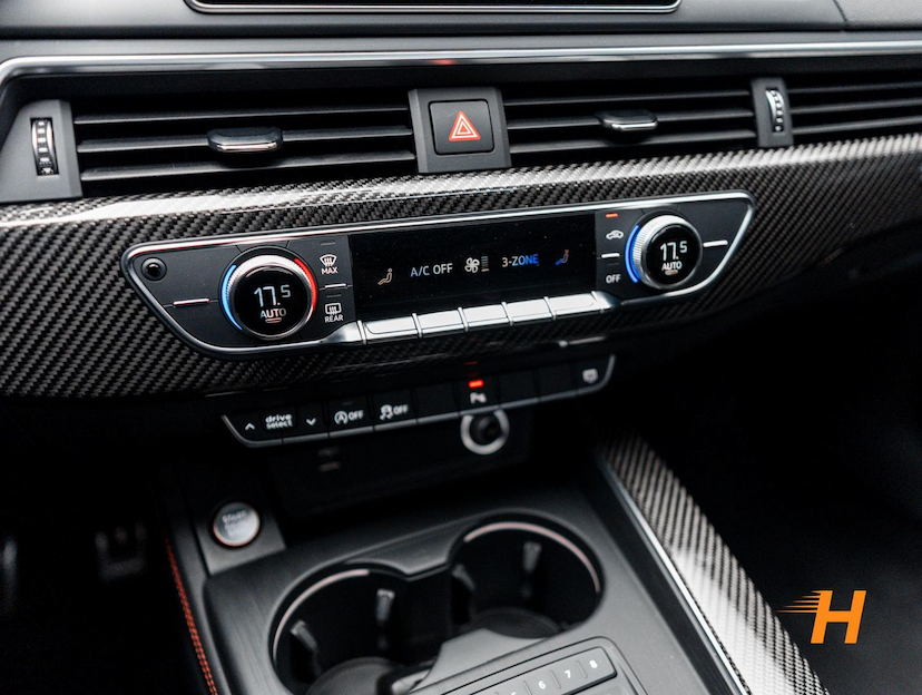 Foto do veículo AUDI RS4 2.9 AVANT 2.9TFSI TIPTRONIC QUATTRO 2019 63.442 KM R$ 385.000,00