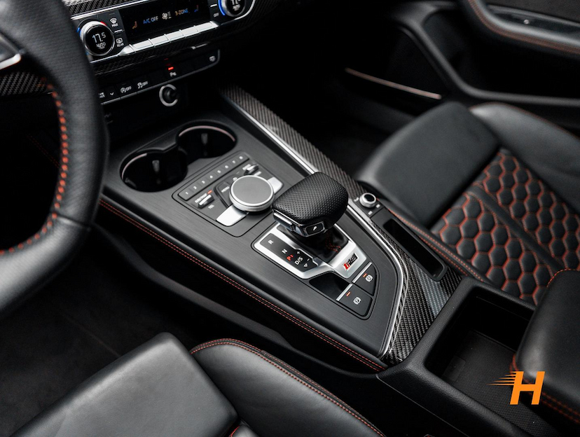 Foto do veículo AUDI RS4 2.9 AVANT 2.9TFSI TIPTRONIC QUATTRO 2019 63.442 KM R$ 385.000,00