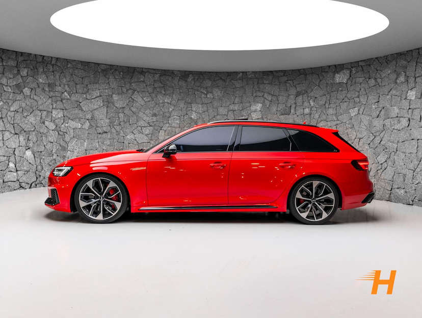 Foto do veículo AUDI RS4 2.9 AVANT 2.9TFSI TIPTRONIC QUATTRO 2019 63.442 KM R$ 385.000,00