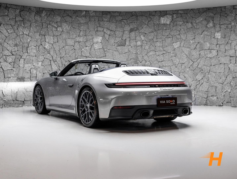 Foto do veículo PORSCHE 911 3.0 24V H6 GASOLINA CARRERA T PDK 2026 3.611 KM R$ 1.149.000,00