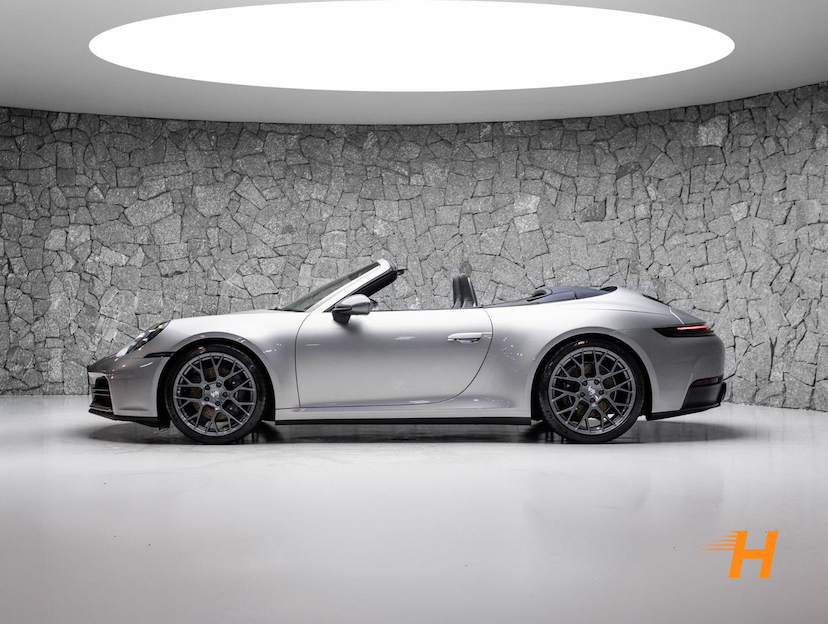 Foto do veículo PORSCHE 911 3.0 24V H6 GASOLINA CARRERA T PDK 2026 3.611 KM R$ 1.149.000,00