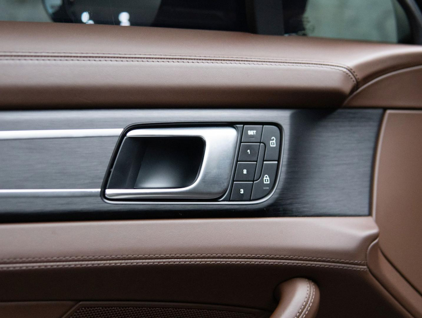 Foto do veículo PORSCHE PANAMERA 2.9 4EHYB 2022 13.349 KM R$ 599.000,00