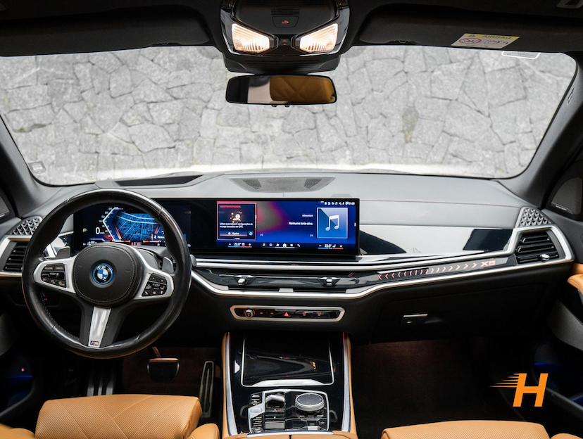 Foto do veículo BMW X5 3.0 I6 TURBO HÍBRIDO XDRIVE50E M SPORT AUTOMÁTICO 2024 44.732 KM R$ 525.000,00