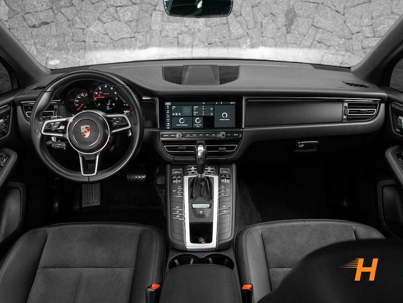 Foto do veículo PORSCHE MACAN 2.0 TURBO GASOLINA PDK 2021 81.384 KM R$ 295.000,00
