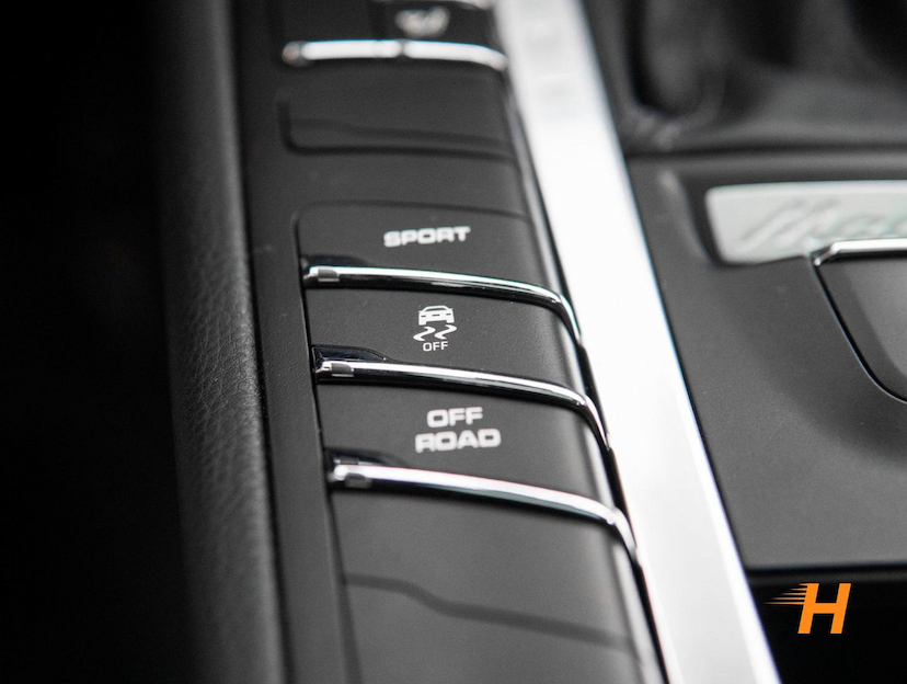 Foto do veículo PORSCHE MACAN 2.0 TURBO GASOLINA PDK 2021 81.384 KM R$ 295.000,00