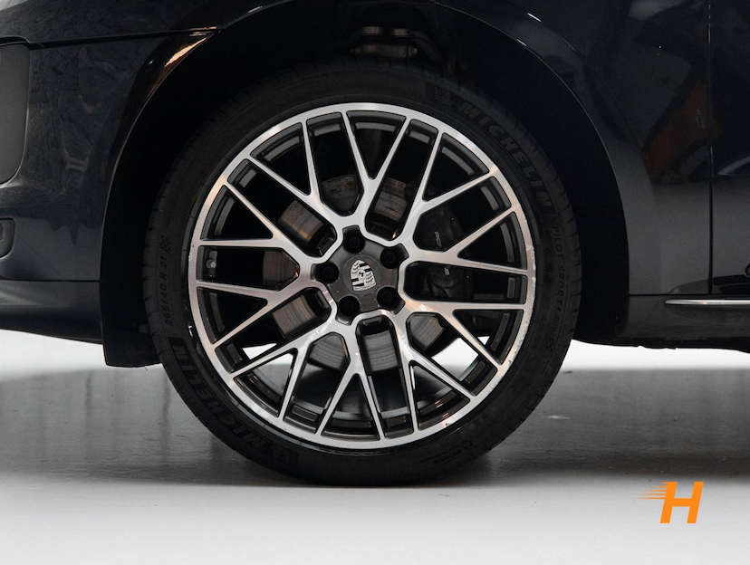 Foto do veículo PORSCHE MACAN 2.0 TURBO GASOLINA PDK 2021 81.384 KM R$ 295.000,00