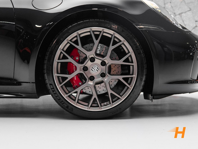 Foto do veículo PORSCHE 911 3.0 24V H6 GASOLINA CARRERA S PDK 2024 4.950 KM R$ 869.990,00