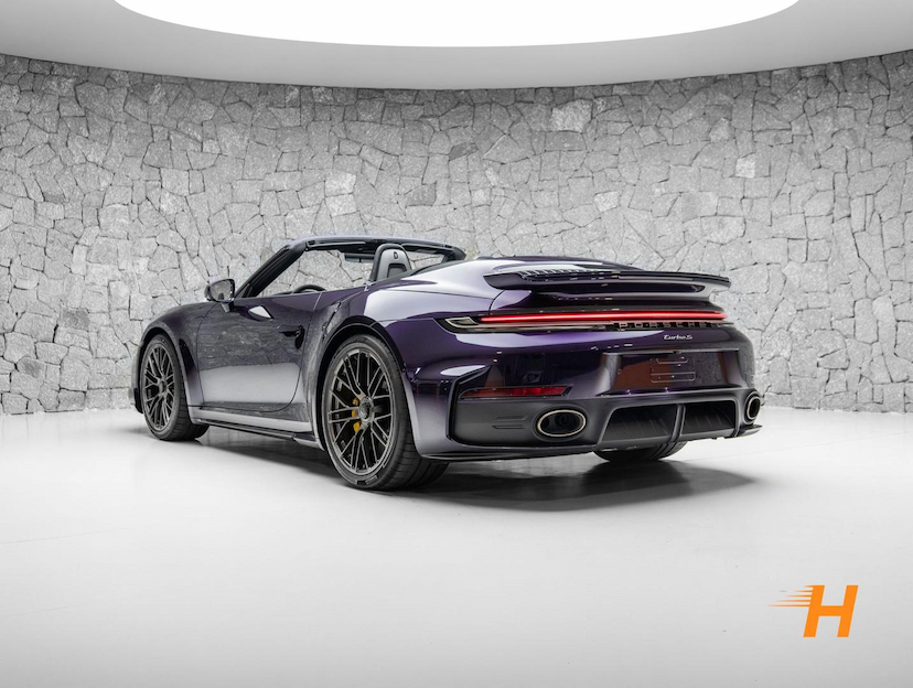 Foto do veículo PORSCHE 911 3.6 24V H6 T-HYBRID TURBO S PDK 2026 550 KM R$ 2.350.000,00