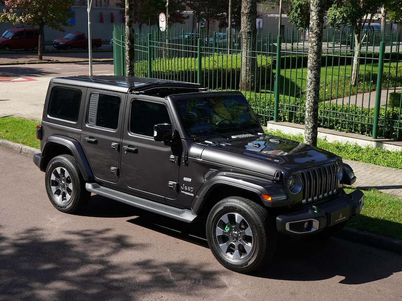 Foto do veículo JEEP WRANGLER UNLIMITED SAHARA 2022 21.457 KM 379.000,00