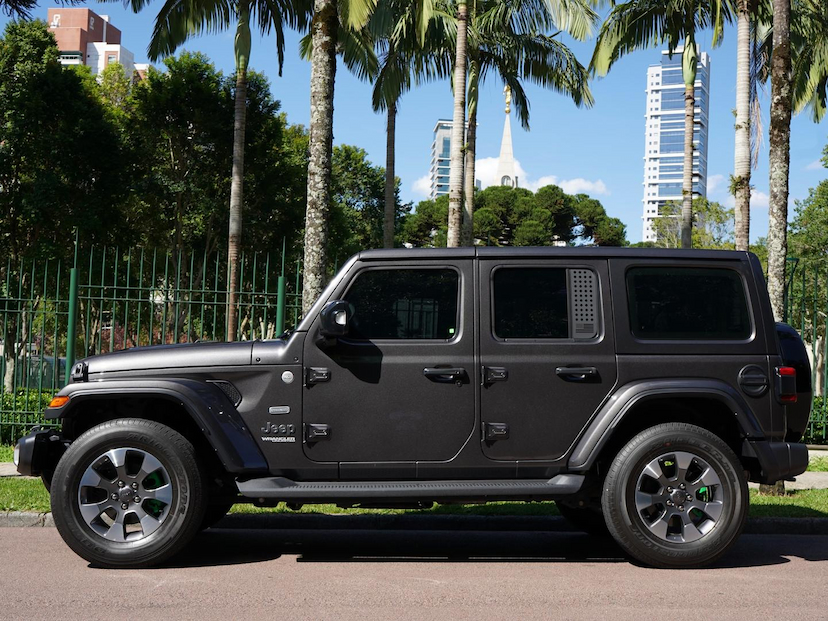Foto do veículo JEEP WRANGLER UNLIMITED SAHARA 2022 21.457 KM 379.000,00