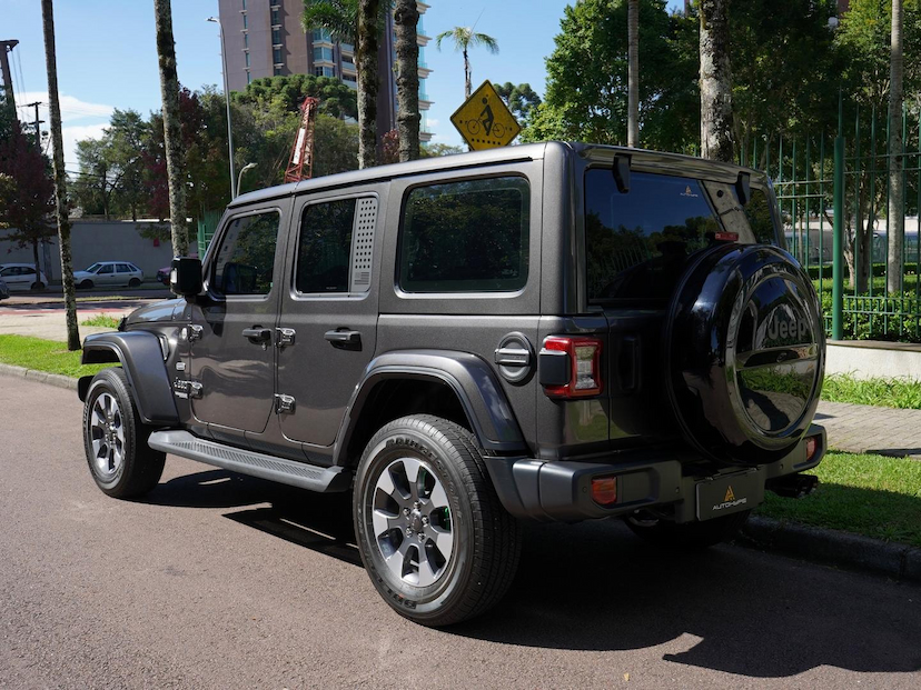 Foto do veículo JEEP WRANGLER UNLIMITED SAHARA 2022 21.457 KM 379.000,00