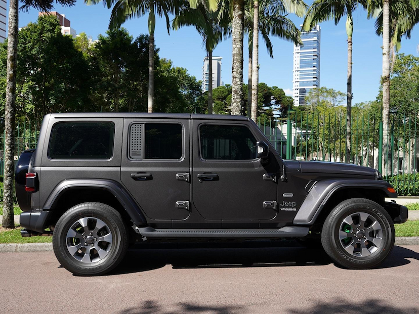 Foto do veículo JEEP WRANGLER UNLIMITED SAHARA 2022 21.457 KM 379.000,00