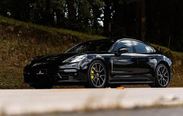 Foto do veículo PORSCHE PANAMERA  4EHYB 2022 12.545 KM 699.000,00