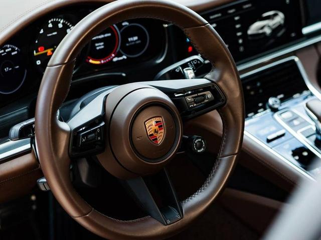 Foto do veículo PORSCHE PANAMERA  4EHYB 2022 12.545 KM 699.000,00