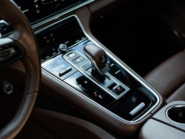 Foto do veículo PORSCHE PANAMERA  4EHYB 2022 12.545 KM 699.000,00