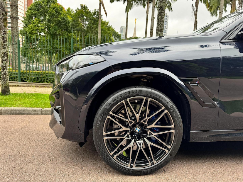 Foto do veículo BMW X6  M COMPETITION 2024 6.200 KM 989.000,00