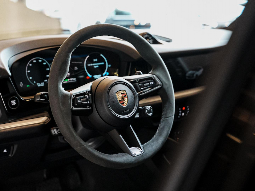 Foto do veículo PORSCHE CAYENNE E-HYBRID COUPE 2025 1 KM 909.000,00