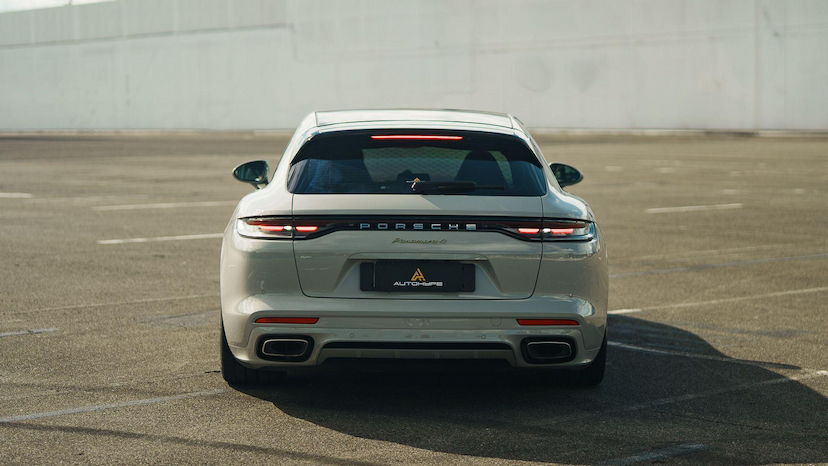 Foto do veículo PORSCHE PANAMERA 4 E-HYBRID SPORT TURISMO 2022 17.475 KM 659.000,00