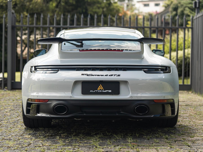 Foto do veículo PORSCHE 911  CARRERA 4 GTS COUPE 3.0 24V (992) 2023 5.200 KM 1.049.000,00
